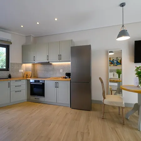 Kannas Mani Luxury -adults Friendly 14 4*