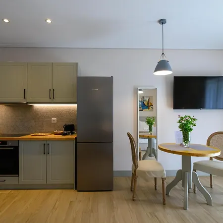 Kannas Mani Luxury -adults Friendly 14 Stoúpa