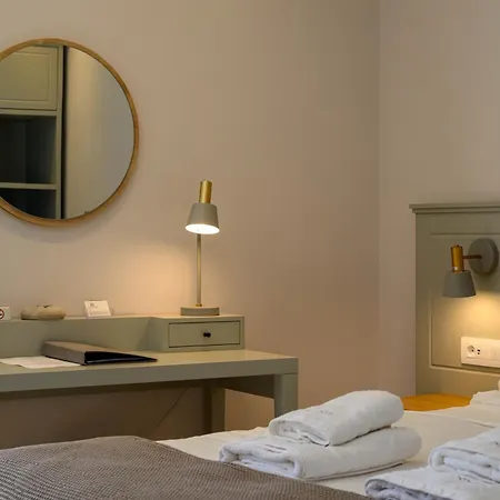 Kannas Mani Luxury -adults Friendly 14 4*