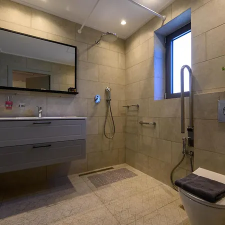 Kannas Mani Luxury -adults Friendly 14 Stoúpa