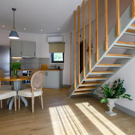 Kannas Mani Luxury -adults Friendly 14