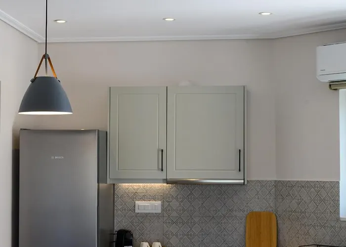 Kannas Mani Luxury -adults Friendly 14