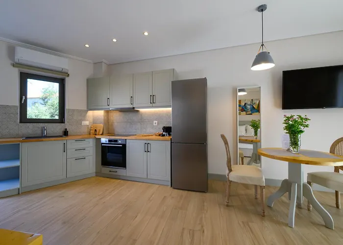 Kannas Mani Luxury -adults Friendly 14 4*