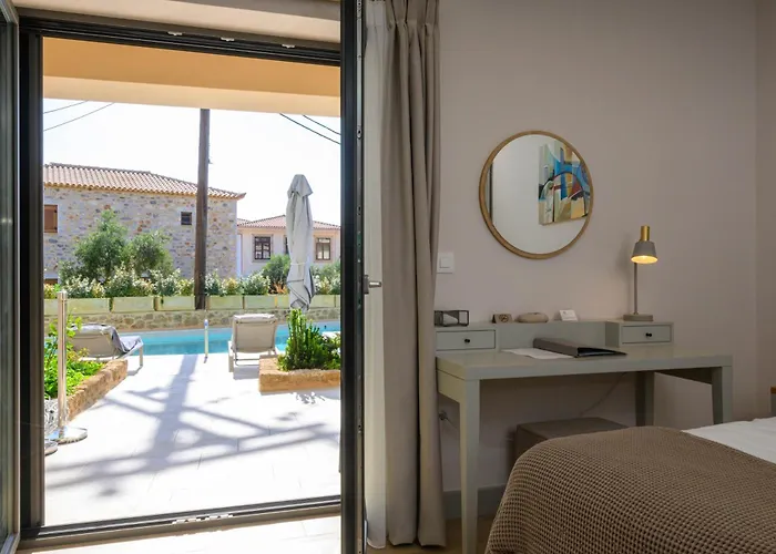 Kannas Mani Luxury -adults Friendly 14 Stoúpa