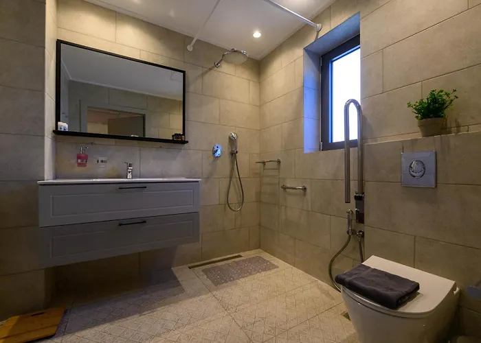 Kannas Mani Luxury -adults Friendly 14 Stoúpa