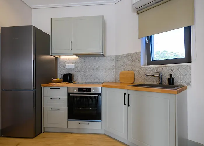 Kannas Mani Luxury -adults Friendly 14 4*