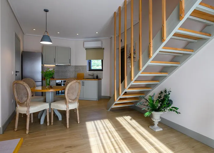 Kannas Mani Luxury -adults Friendly 14