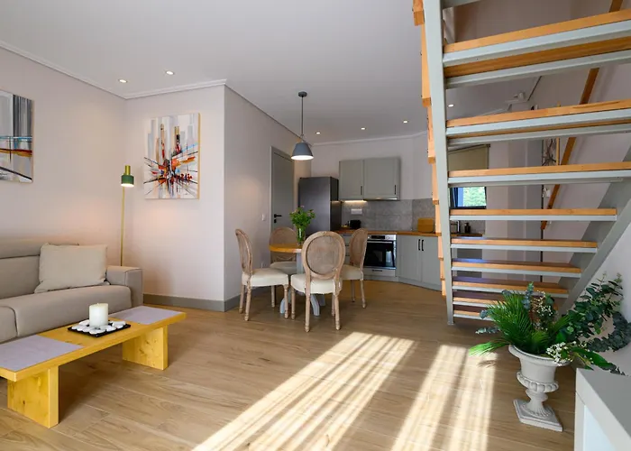 Kannas Mani Luxury -adults Friendly 14